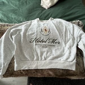 abercrombie crew neck - size medium. only worn once.